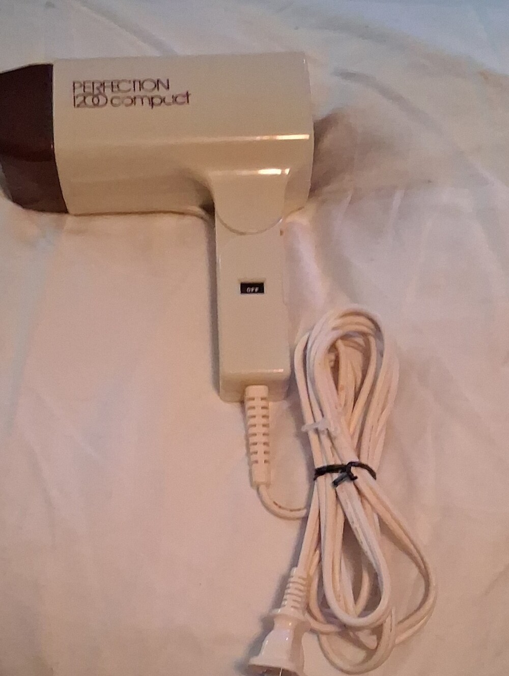 Electronics - Vintage Perfection 1200 Travel Foldable Compact Hair Dryer